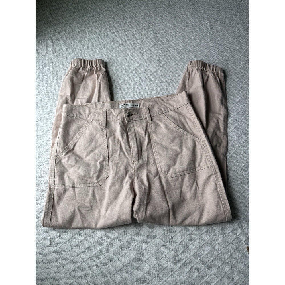 Levi's Signature Gold Women's Classic Blush Pink Everyday Jogger